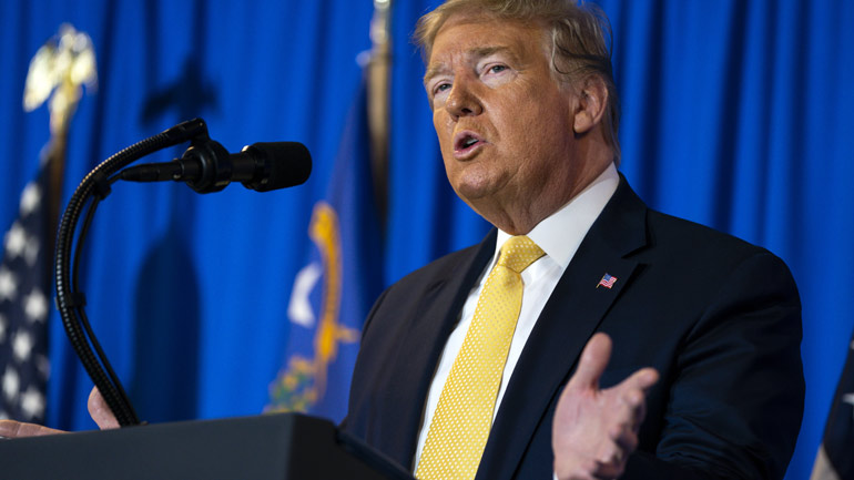 Τραμπ: Αρκετές πιθανότητες να αθωωθεί ο Ρότζερ Στόουν