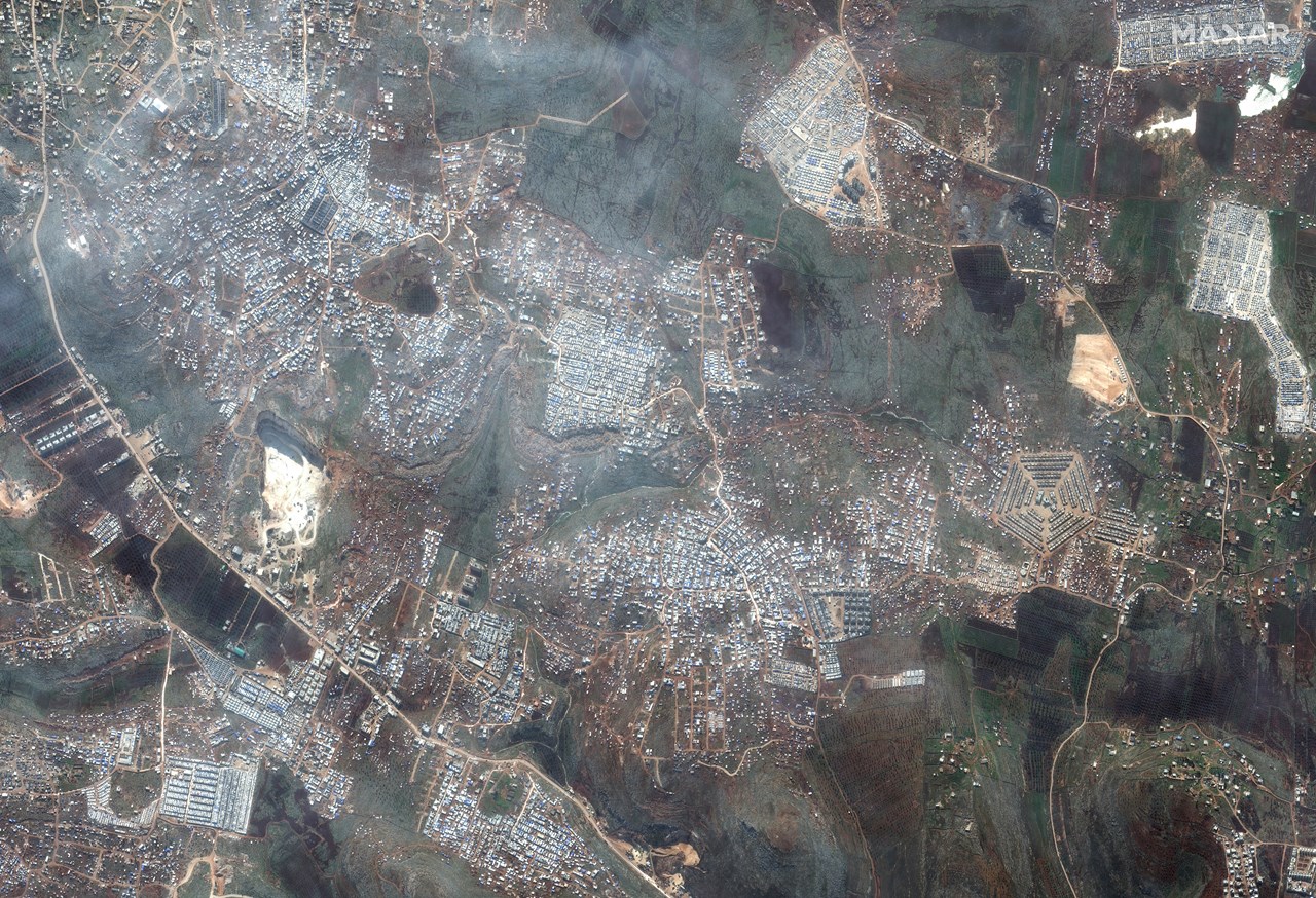 Δορυφορική εικόνα περιοχής του Ιντλίμπ κοντά στα τουρκικά σύνορα