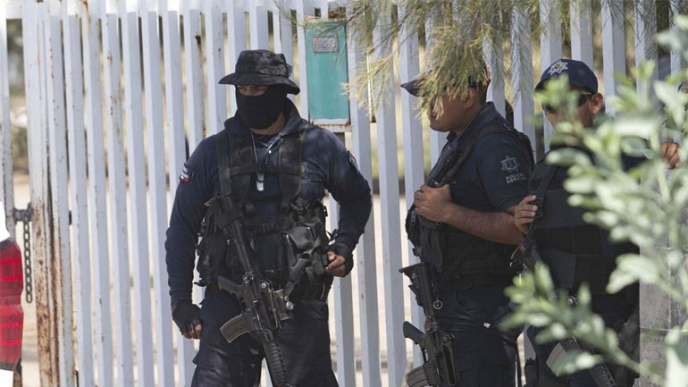 Σοκ στο Μεξικό: Εντοπίστηκαν 10 πτώματα σε ομαδικό τάφο