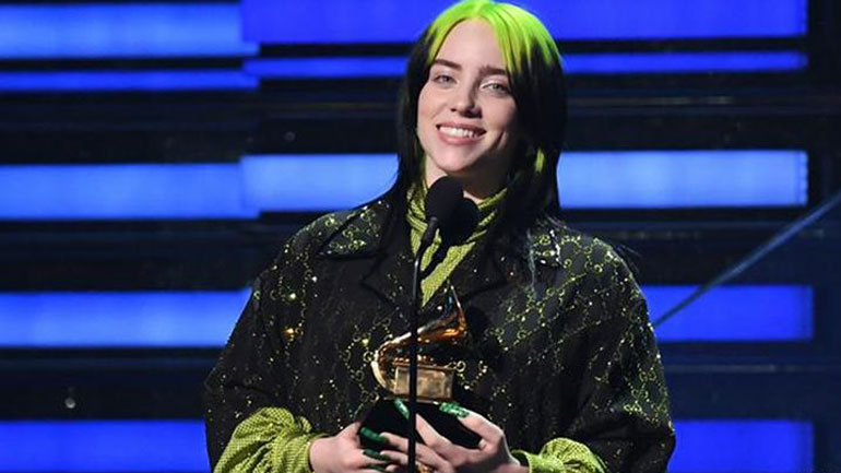 H Billie Eilish διέγραψε τους λογαριασμούς της στα social media