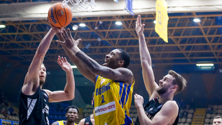 Περιστέρι: Τέλος ο Μπλέικ