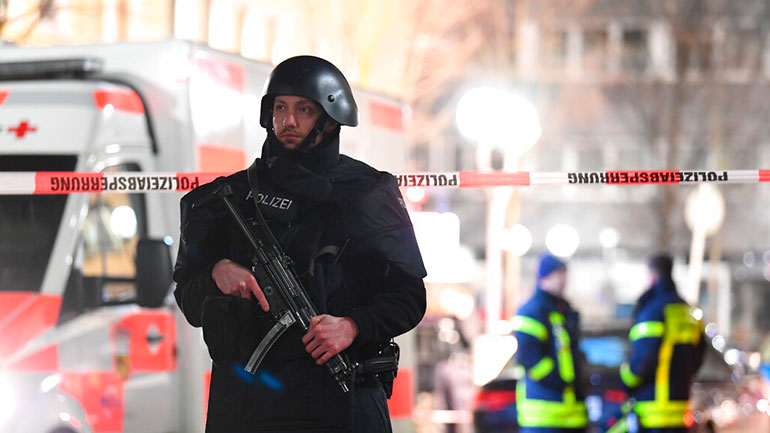 Ευρωπαίοι αξιωματούχοι εκφράζουν «σοκ» και «θλίψη» για τη δολοφονική επίθεση στο Χανάου