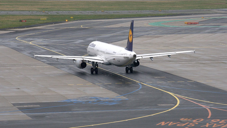 ΙΑΤΑ-κορωνοϊός: Ο αεροπορικός τομέας προβλέπει την «πρώτη παγκόσμια πτώση» των κρατήσεων μετά το 2003