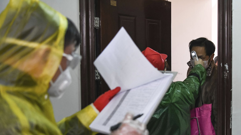 Κορωνοϊός: Στους 2.233 οι νεκροί στην Κίνα