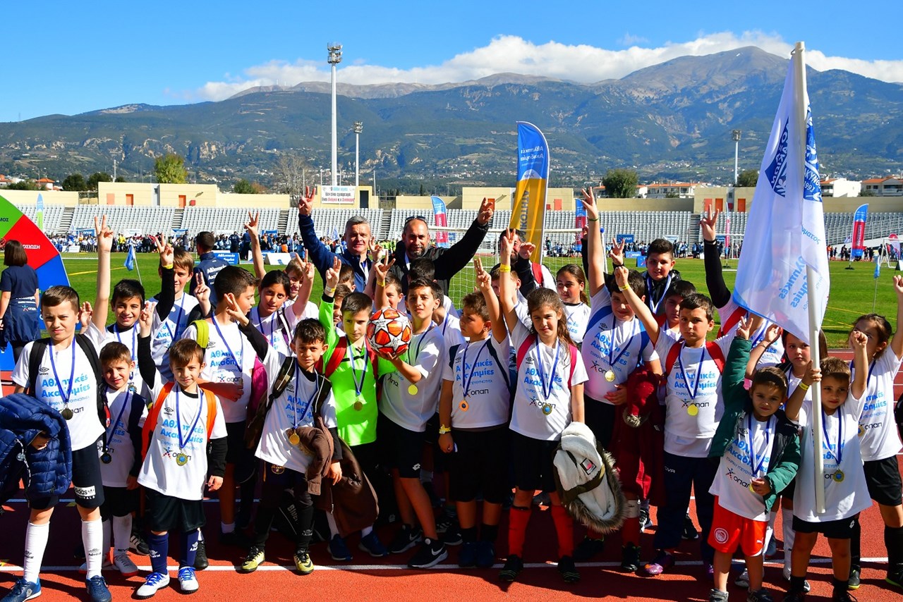 Κριστόφ Βαζέχα και Γιόζεφ Βάντσικ μοίρασαν δώρα στο μικρούς αθλητές των Αθλητικών Ακαδημιών ΟΠΑΠ