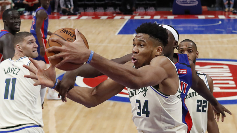 Εντυπωσιακός ο Αντετοκούνμπο στη νίκη των Μπακς