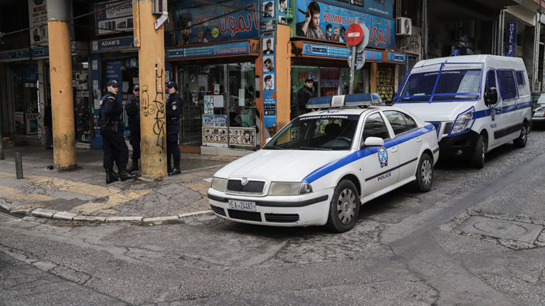 Σύλληψη 35χρονου στα Εξάρχεια για κατοχή και διακίνηση λαθραίων καπνικών προϊόντων