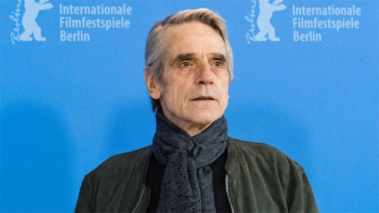 Ο Τζέρεμι Άιρονς ανασκευάζει δηλώσεις του παρελθόντος