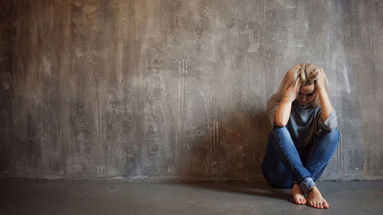 Αυτά είναι τα ύποπτα συμπτώματα της κατάθλιψης