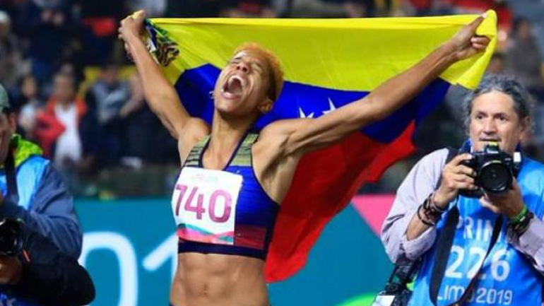 Στίβος: Παγκόσμιο ρεκόρ κλειστού στο τριπλούν από τη Ρόχας με άλμα στα 15.43μ.