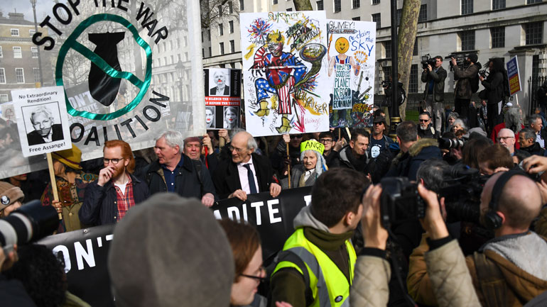 Διαδήλωση στο Λονδίνο κατά της έκδοσης του Τζούλιαν Ασάνζ