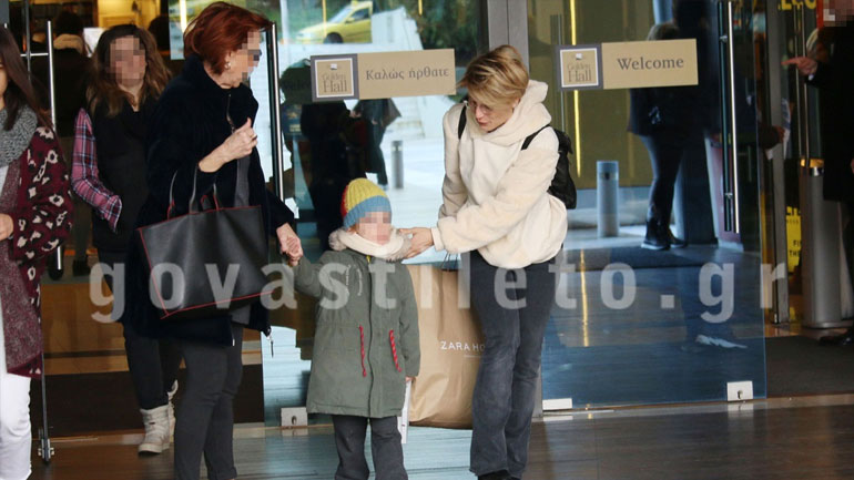 Ευδοκία Ρουμελιώτη: Βόλτα με τον γιο της σε γνωστό εμπορικό κέντρο στο Μαρούσι