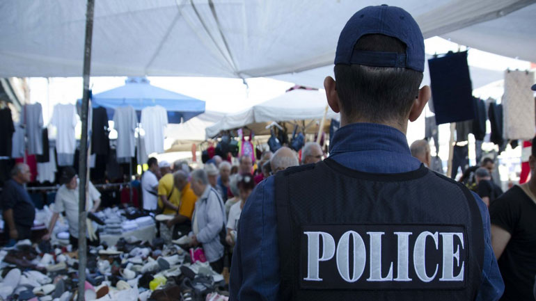 Σε εξέλιξη επιχείρηση για την αντιμετώπιση του παρεμπορίου στο Σχιστό Σε εξέλιξη επιχείρηση για την αντιμετώπιση του παρεμπορίου στο Σχιστό