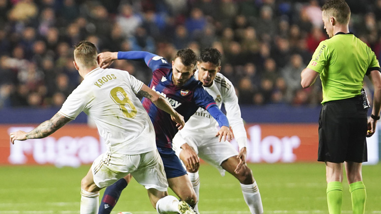 Ισπανία: Η Λεβάντε σόκαρε τη Ρεάλ, μόνη πρώτη η Μπαρτσελόνα