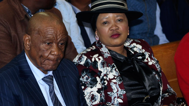 Την ασυλία του επικαλείται ο πρωθυπουργός του Λεσότο που θεωρείται ύποπτος για τον φόνο της συζύγου