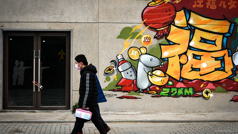 Χορηγείται ειδική άδεια στους μη μόνιμους κατοίκους της Ουχάν για να την εγκαταλείψουν