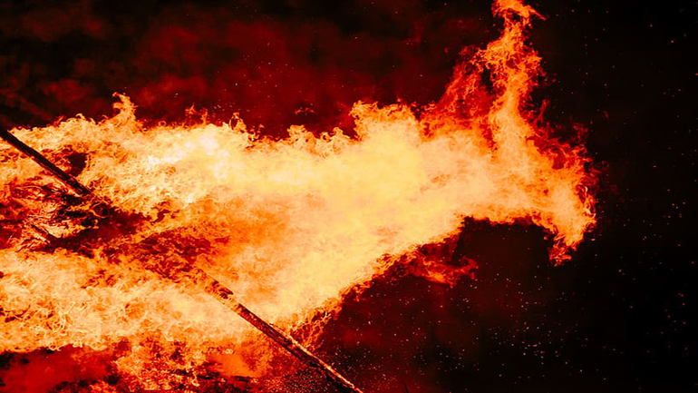 Εμπρησμοί αυτοκινήτων στο κέντρο της Αθήνας