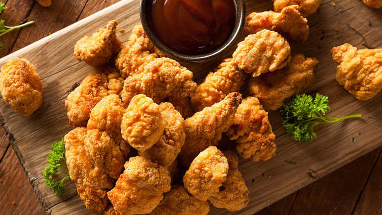 Σπιτικές κοτομπουκιές που λατρεύουν τα παιδιά