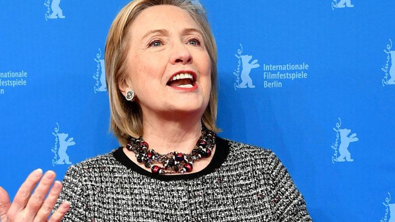 Χίλαρι Κλίντον: Ο πρόεδρος των ΗΠΑ είναι «επικίνδυνος για τη δημοκρατία»