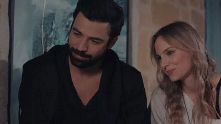 8 Λέξεις: Ο Σίμος κρυφακούει την Ολυμπία που μιλάει στο τηλέφωνο…