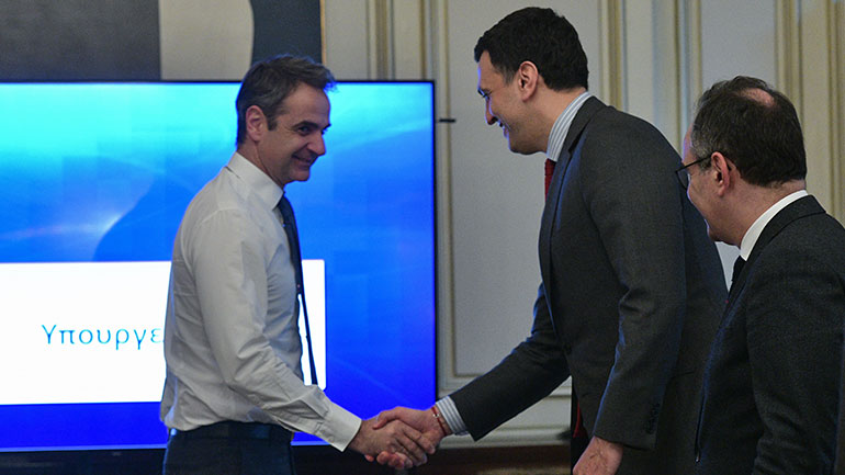 Μαξίμου: Σύσκεψη για τον κορωνoϊό και τα μέτρα προστασίας