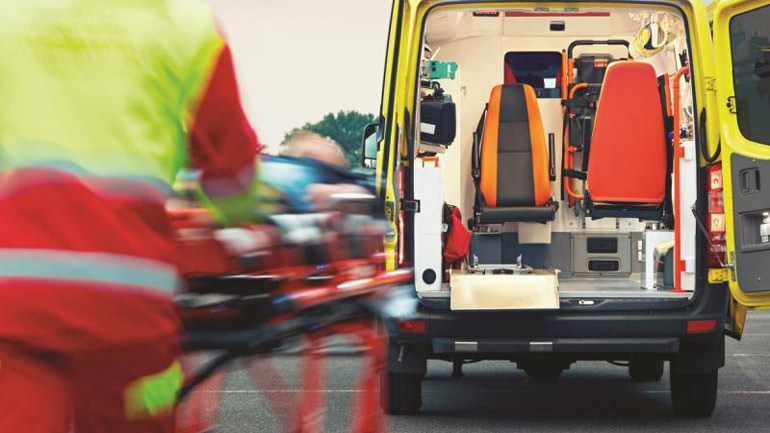 Τραγικό δυστύχημα στη Χερσόνησο: Γυναίκα δεν τράβηξε χειρόφρενο και παρασύρθηκε από το ΙΧ της