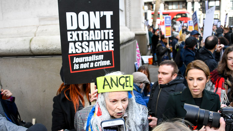 Υποστηρικτές του Τζούλιαν Ασάνζ ζητούν από το Λονδίνο να μην τον εκδώσει στις ΗΠΑ και να τον αποφυλακίσει