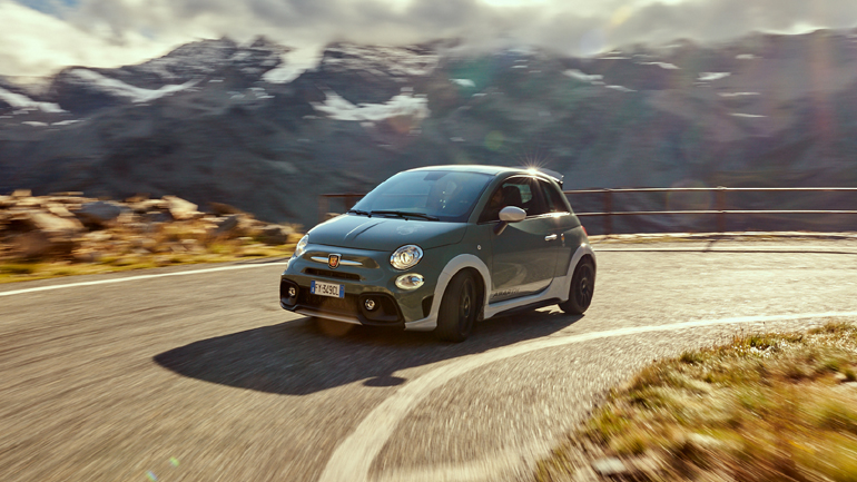 Το Abarth 695 Anniversario θα κάνει τον γύρο της Ευρώπης σε 1.949 ώρες