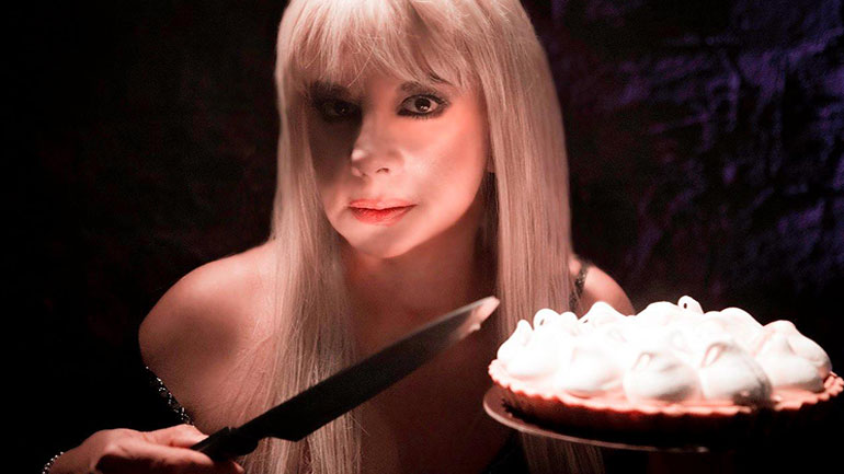 «Τάρτα ροδάκινο» με την  Άννα Αδριανού στο θέατρο Αμαλία