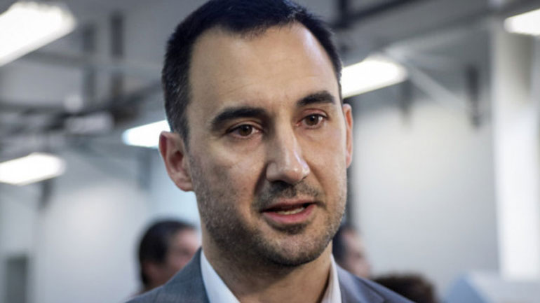 Χαρίτσης: Οι εικόνες στην ΑΣΟΕΕ προσβάλλουν βάναυσα το ελληνικό πανεπιστήμιο