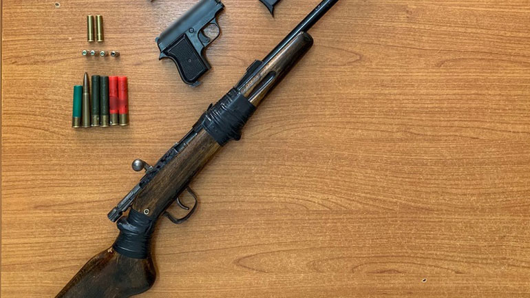 Ξάνθη: Χειροπέδες σε 39χρονο που είχε μίνι οπλοστάσιο στο σπίτι του