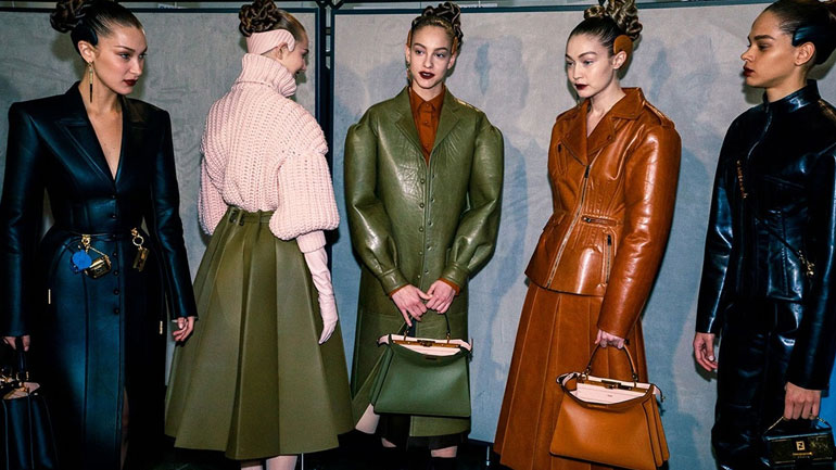 Ο οίκος Fendi μάς δείχνει έναν πρωτότυπο τρόπο να φορέσουμε τη στέκα