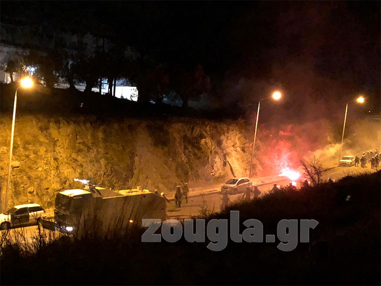 Επί ποδός και η "Αύρα"