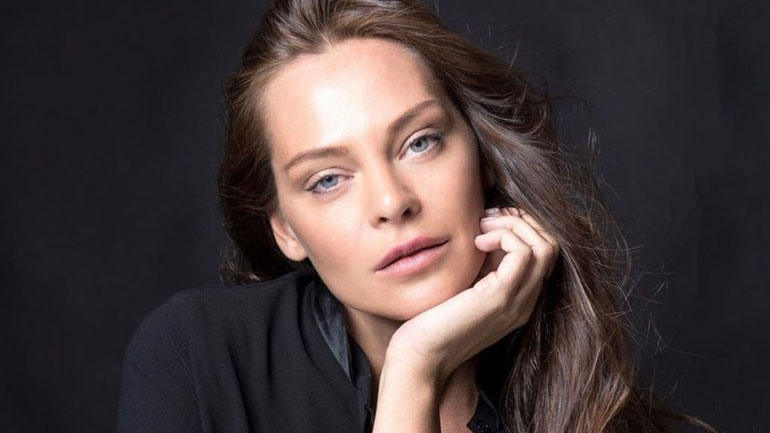 Αυτό είναι το αγαπημένο άρωμα της Υβόννης Μπόσνιακ