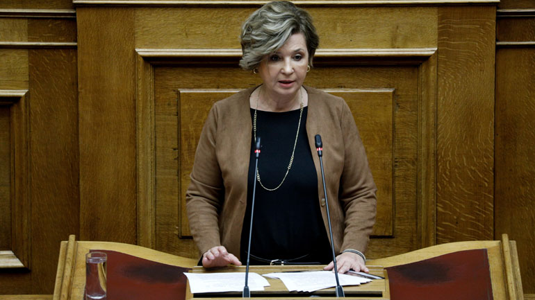 Γεροβασίλη: Η κυβέρνηση προσπαθεί να μετατρέψει ολόκληρα νησιά «σε φυλακές»