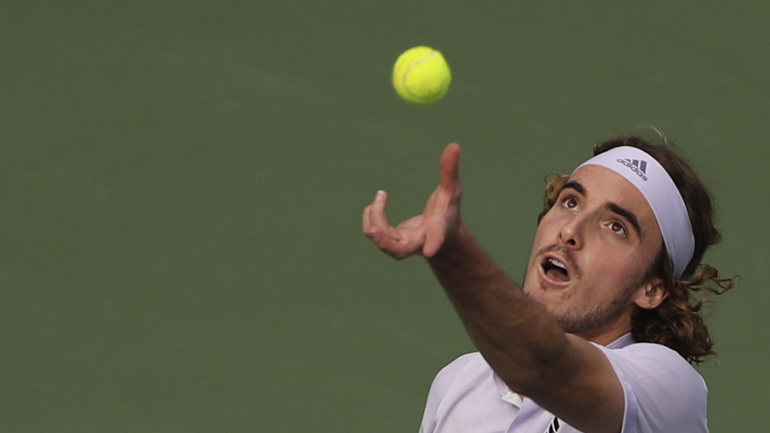 Στους «8» του Dubai Tennis Championships ο Τσιτσιπάς