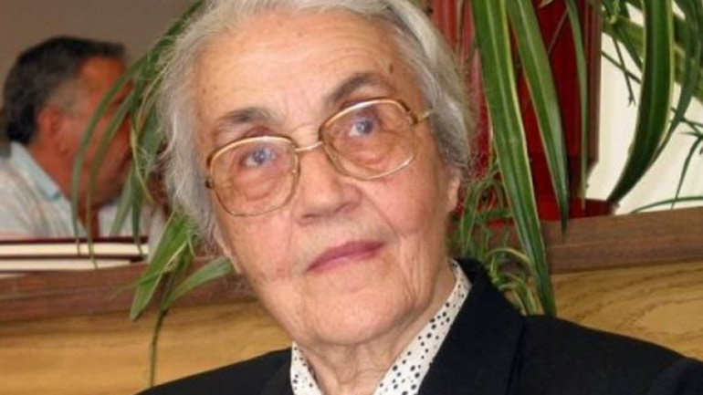 Πέθανε σε ηλικία 99 ετών η Νεζμιγιέ Χότζα, χήρα του Αλβανού δικτάτορα