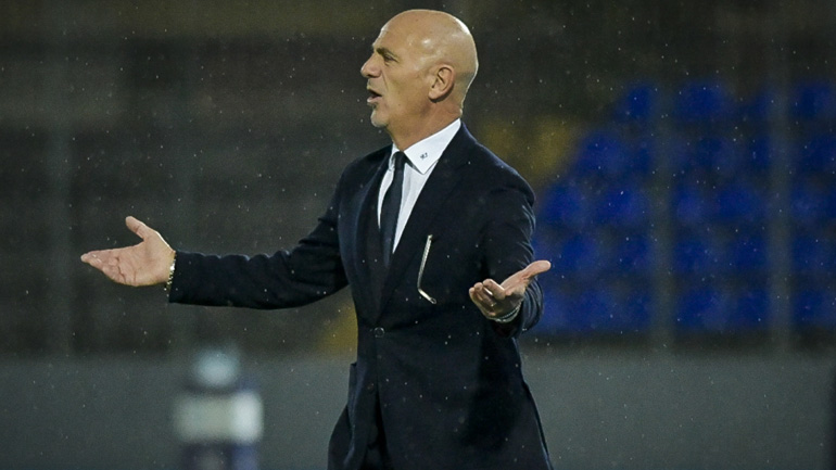 Απίστευτο: Πρώην προπονητής του Λεβαδειακού απολύθηκε λόγω του… κορωνοϊού