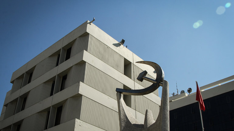 ΚΚΕ: Η κυβέρνηση είναι πολλαπλά υπόλογη για τις νέες αθλιότητες των ΜΑΤ στη Χίο