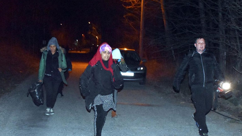 Βίντεο: Περνούν τον Έβρο οι μετανάστες από την Τουρκία