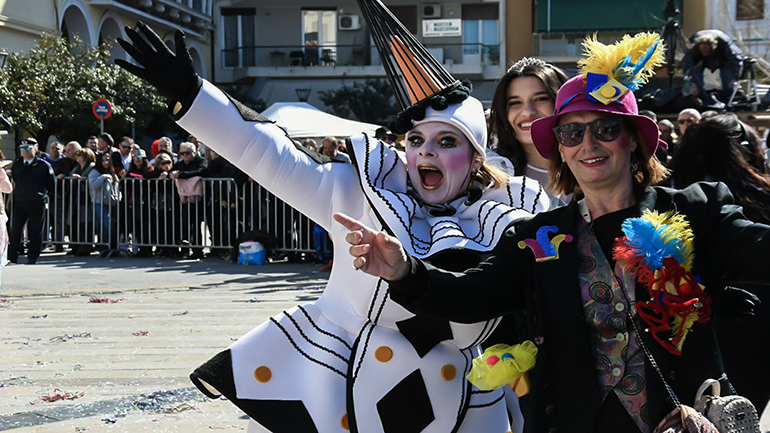 Πάτρα: Επεισόδια καρναβαλιστών – Αστυνομίας