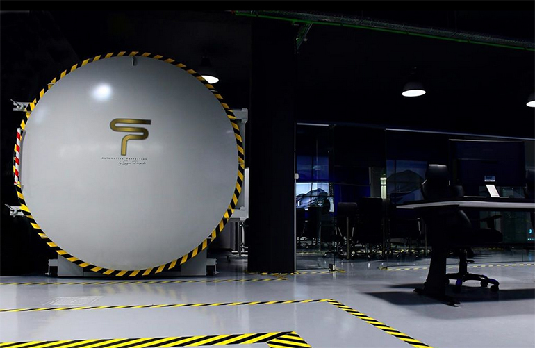 Σε αυτόν τον "φούρνο" φτιάχνεται και το σασί του ελληνικού hyper car. Σαν αυτό υπάρχουν δύο στην Ευρώπη... 