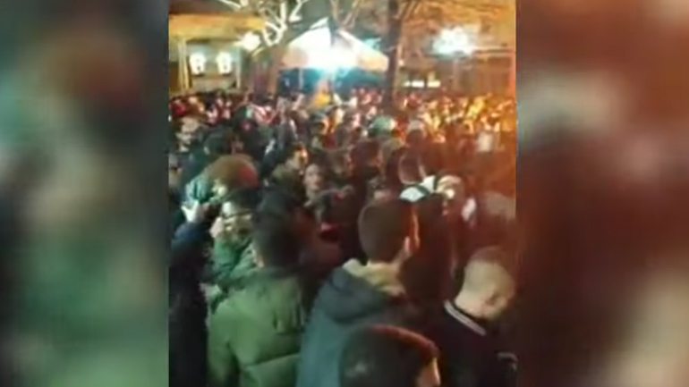 Ο κορωνοϊός δεν σταματά τους καρναβαλιστές στην Ξάνθη