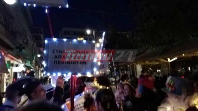 “Στα χείλια, στα χείλια φιλάμε τον Κικίλια”!​ Στον κορωνοϊό αφιέρωσαν την εμφάνισή τους τα μέλη του Καρναβαλικού Κομιτάτου