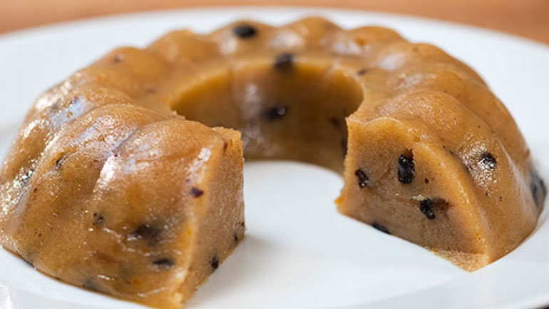 Σιμιγδαλένιος χαλβάς με πορτοκάλι και σταφίδες