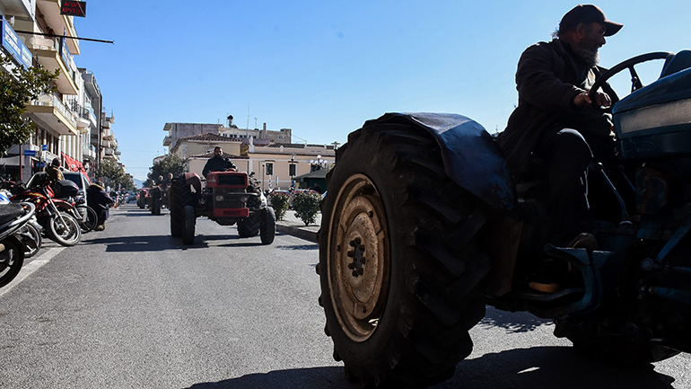 Αλεξανδρούπολη: Μπλόκο στην είσοδο μεταναστών και από αγρότες