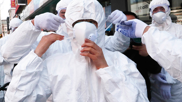 Ελβετία: Ο υπουργός Υγείας συνιστά να αποφεύγονται τα φιλιά