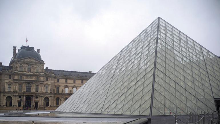 Γαλλία-κορωνοϊός: Το Λούβρο σήμερα παρέμεινε κλειστό