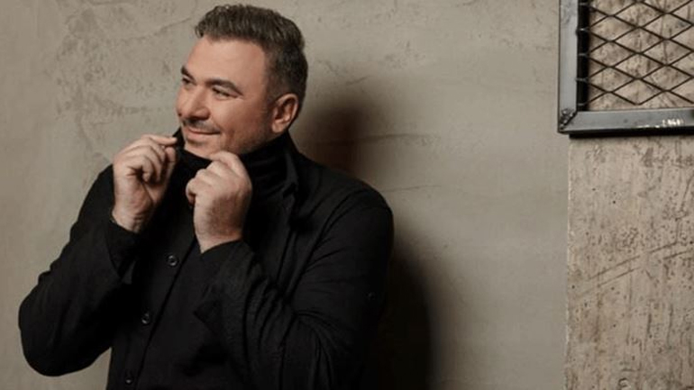 Ο Αντώνης Ρέμος αναβάλλει τις συναυλίες του λόγω κορωνοϊού