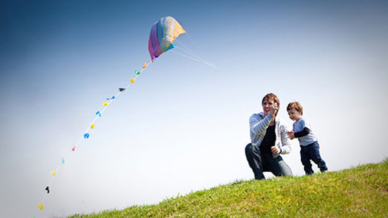 Εύκολοι τρόποι για να φτιάξετε τον δικό σας χαρταετό